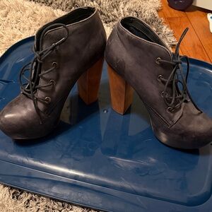 Navy blue heeled bootie